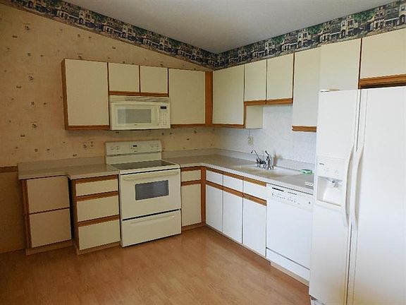 5th image of 5221 S Eaglesnest Dr #58