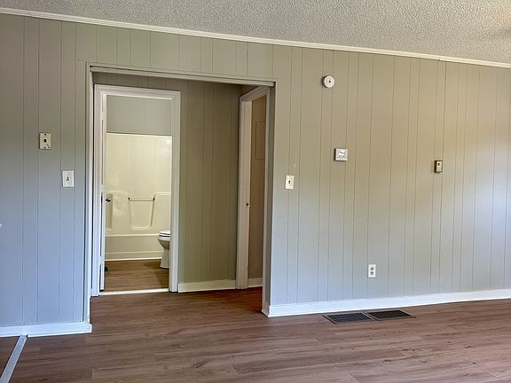 4th image of 2 Clervue Cir NE