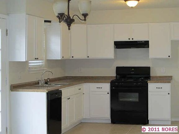 4th image of 602 W 148th Pl S