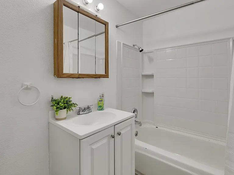 2308 O St NE — Photo 8