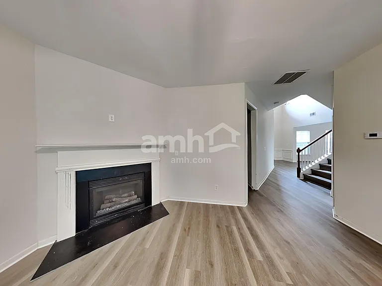 1637 Bradmere Ln — Photo 8