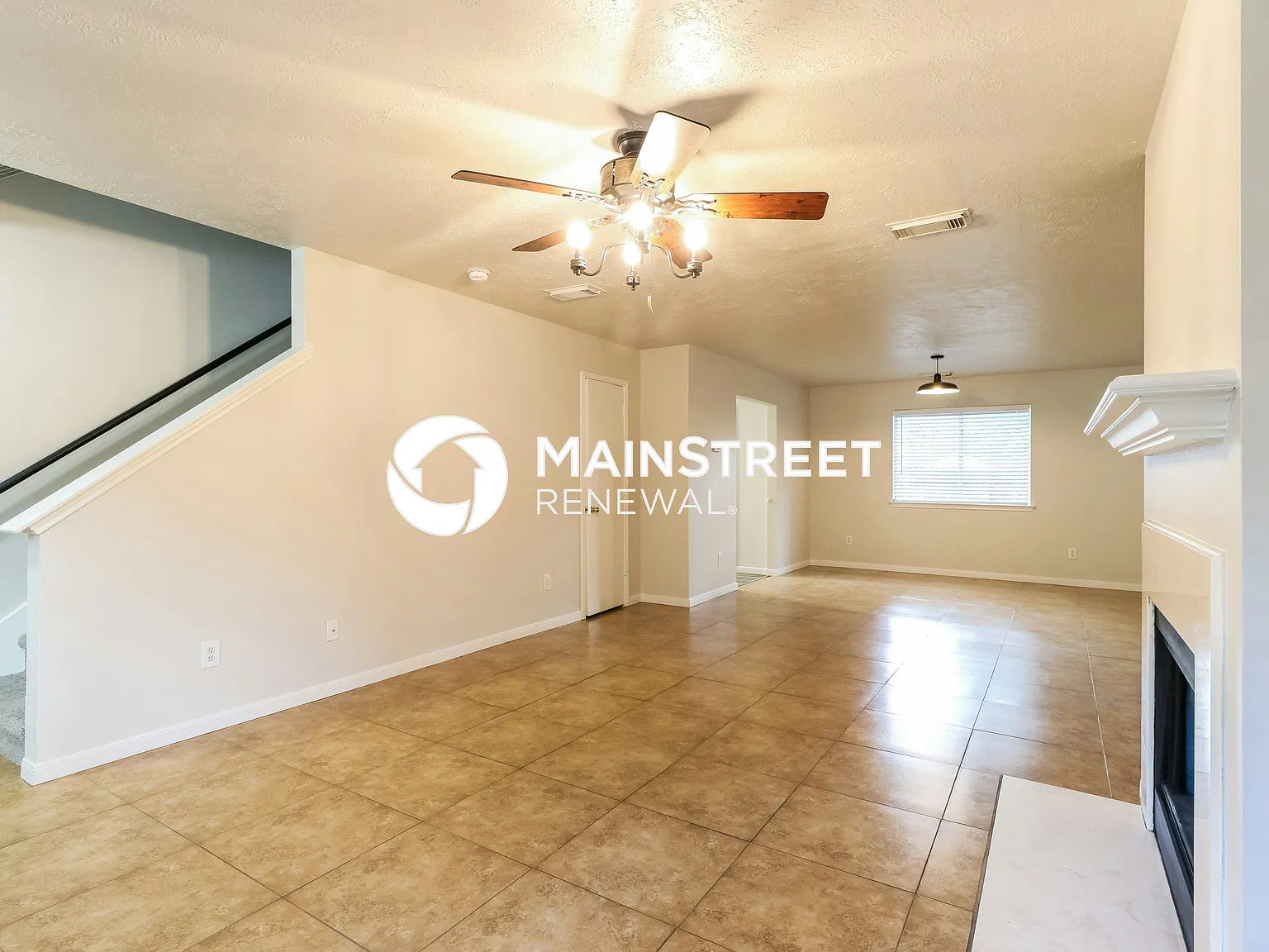 18442 Hollow Oaks Cir — Photo 4