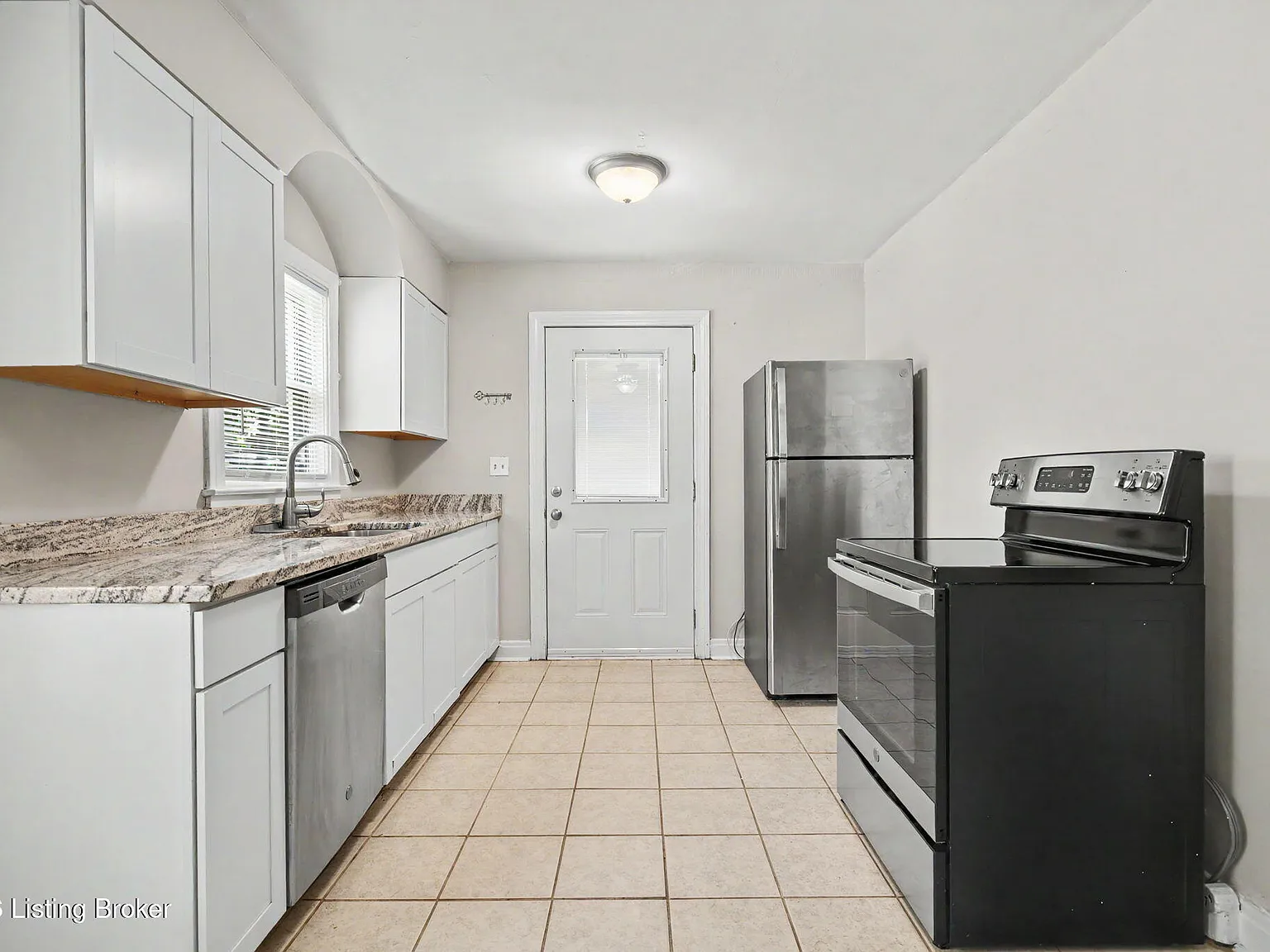 2 bed, 1.0 bath, 925 sqft, $995 — Photo 3