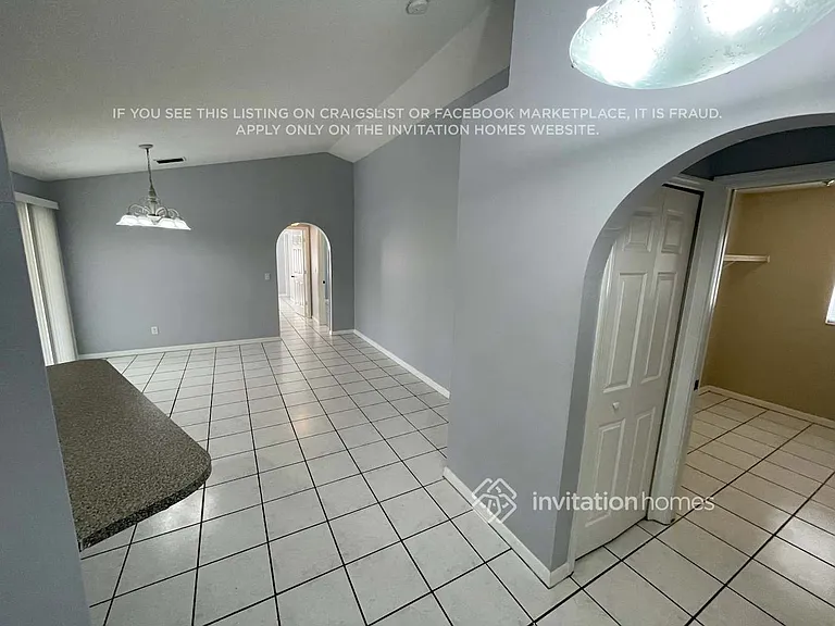 4228 SW 15th Pl — Photo 8