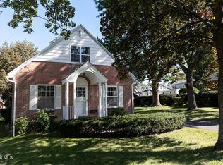1569 Grand Boulevard, Niskayuna, NY 12309
