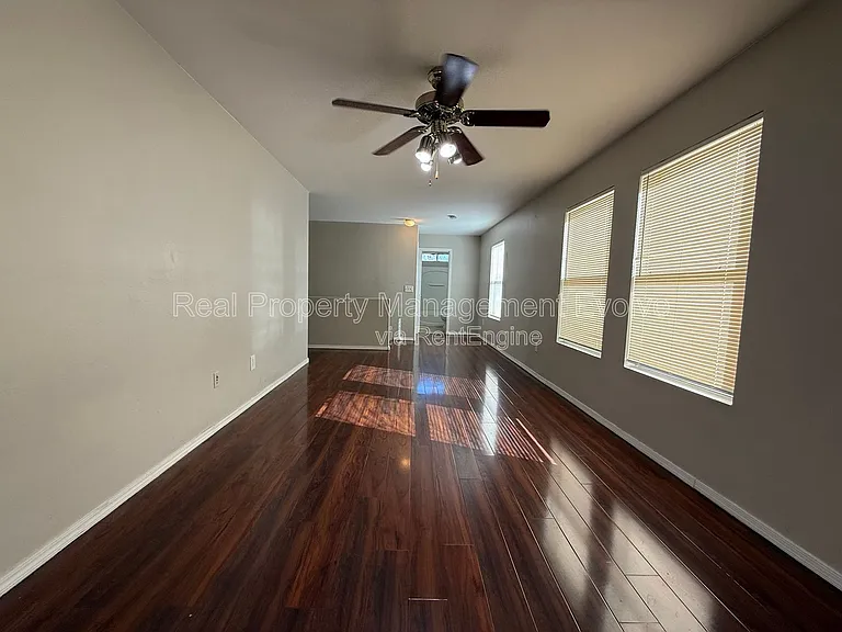 3930 W Irwin Ave — Photo 13
