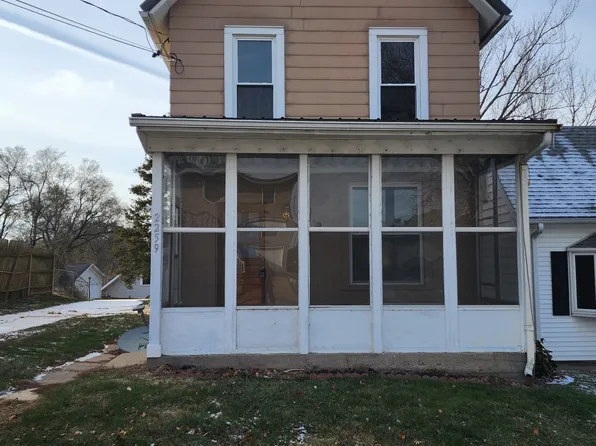 2259 Schroeder St, Dubuque, IA 52001