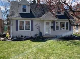1614 Dobson St, Evanston, IL 60202