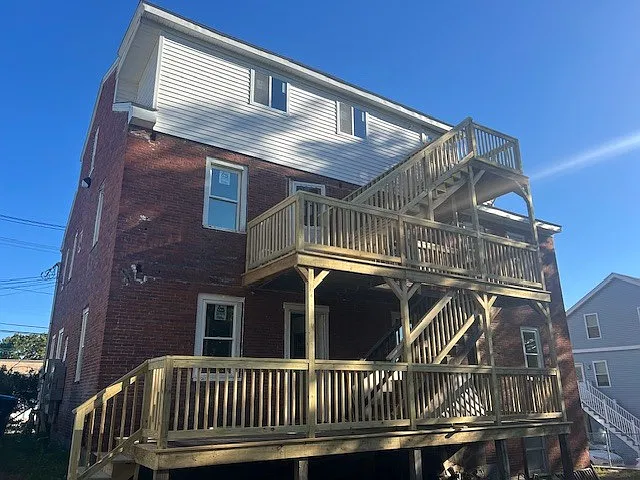 915 Main St — Photo 3