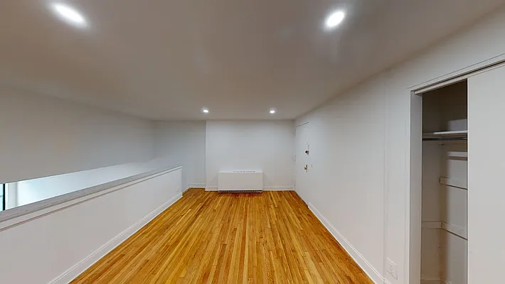 Rented by AZ REALTY NYC LLC | media 98