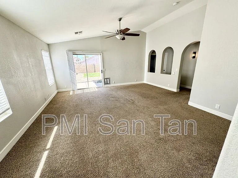 2530 E Jasper Dr — Photo 8
