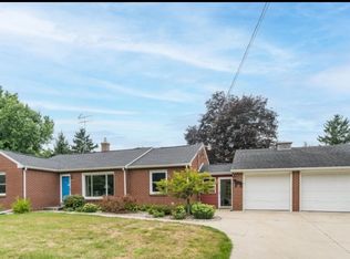 1715 Nichols Rd, Kalamazoo, MI 49006
