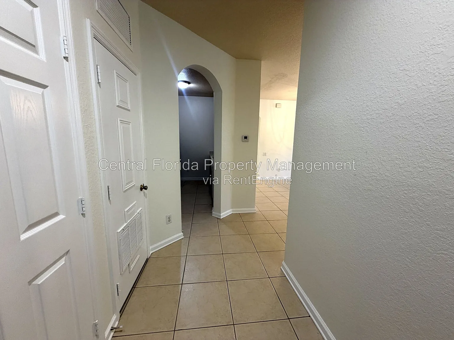 3 bed, 2.0 bath, 1408 sqft, $1,699 — Photo 2
