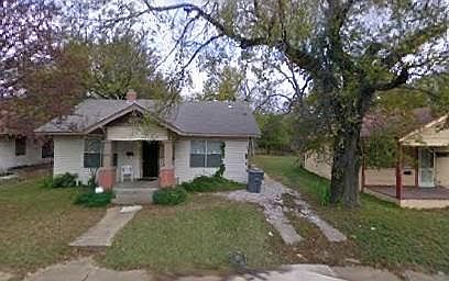 2nd image of 3914 Spence St