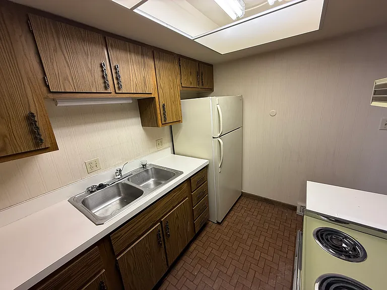 2918 San Rae Dr #11 — Photo 3