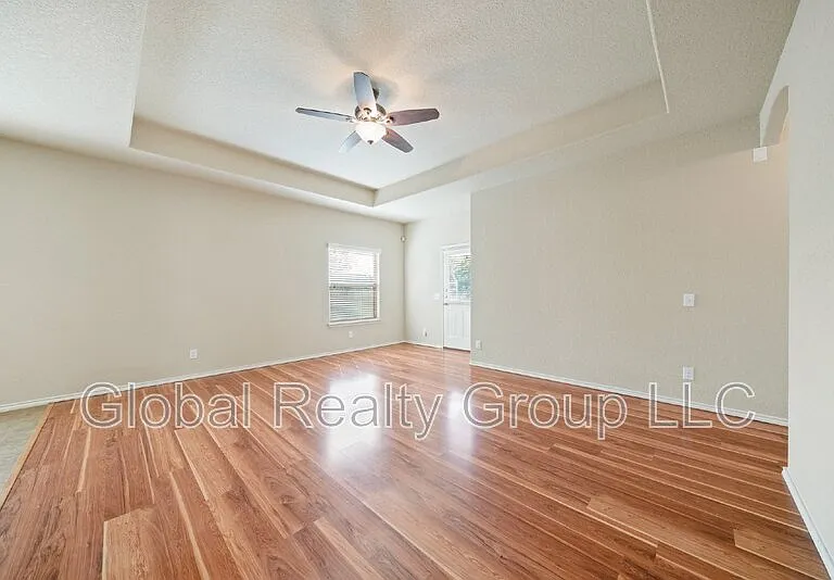516 Stonebrook Dr — Photo 8