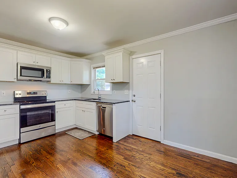 677 Garfield Ave — Photo 6