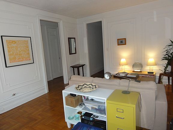 2nd image of 3118 Crescent St #1B