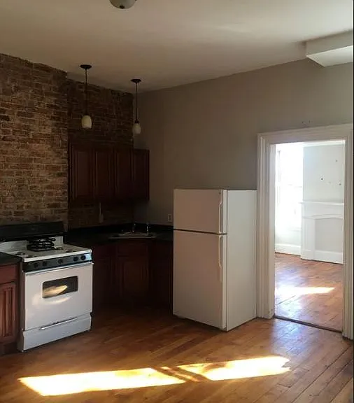 17 Clark St #2 — Photo 2