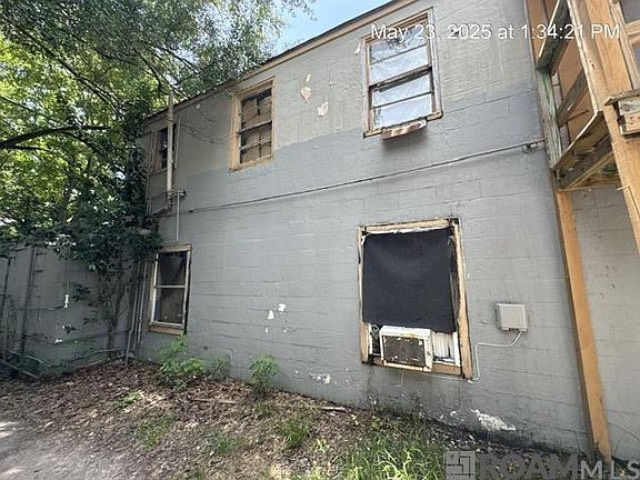 2nd image of 3006-3004 Calumet St