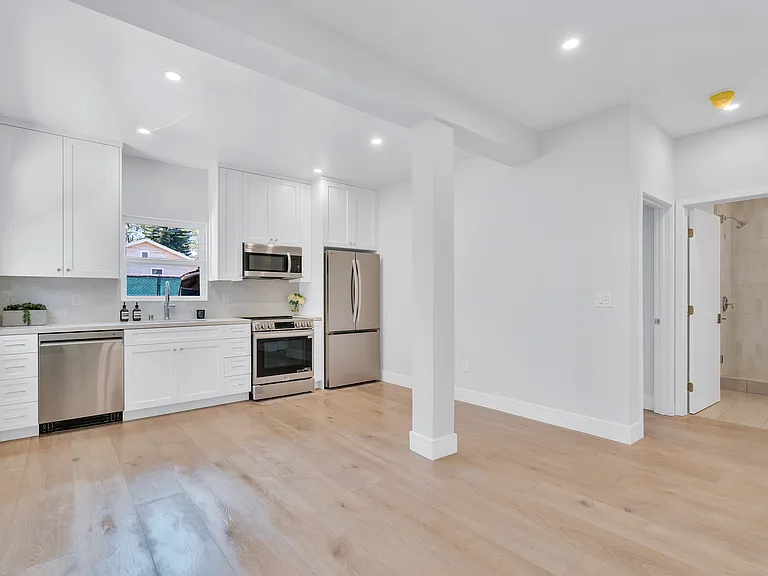 1022 Grant St #F — Photo 2