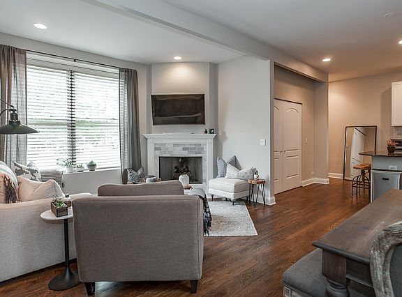 5th image of 1728 N Wilmot Ave APT 1W