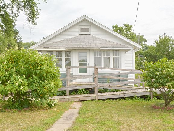 153 E goodale ave-102