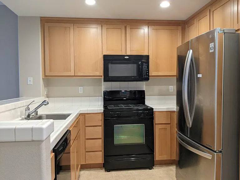 168 Gillette Pl #110 — Photo 4
