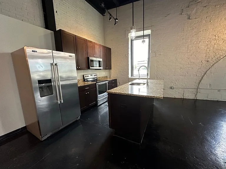 520 Seneca St — Photo 2