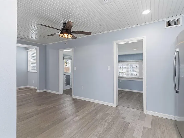 607 Manatee Ave — Photo 20