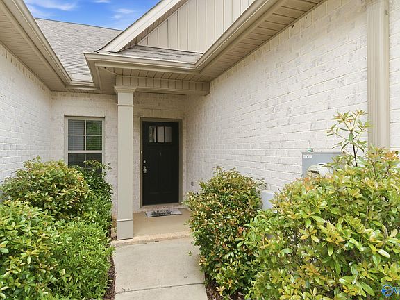 4th image of 700 Rivulet Dr SW