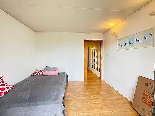 3rd image of 13976 35th Ave #8