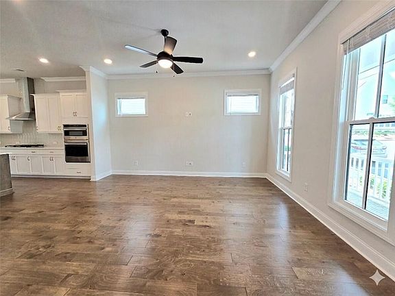 2nd image of 972 Harvest Park Ln
