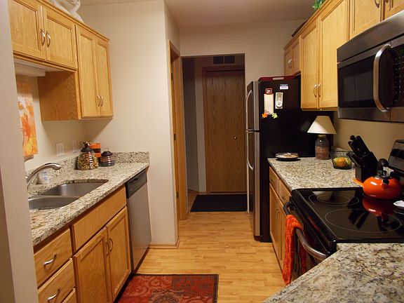 4th image of 12367 Zealand Ave N