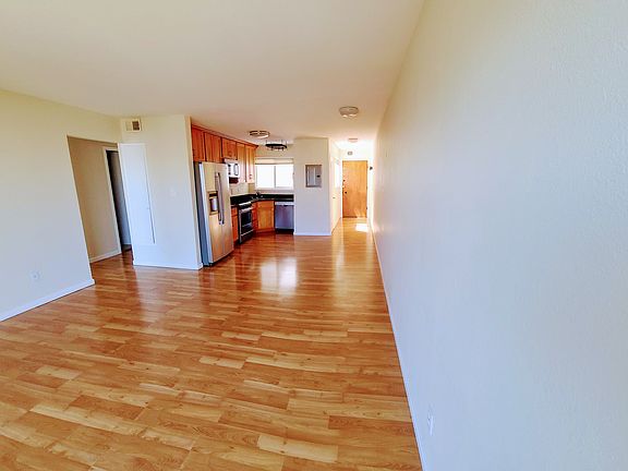3rd image of 630 Presidio Ave APT 3