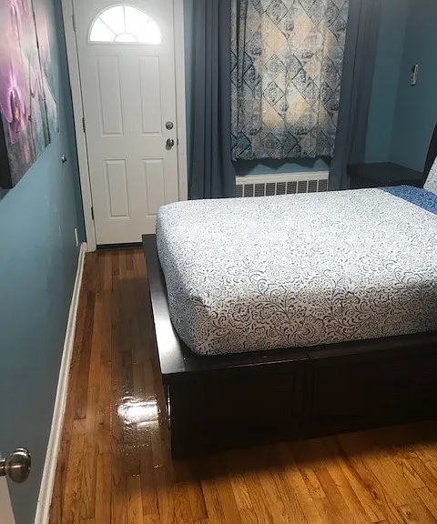 1042 E 93rd St #1 — Photo 3