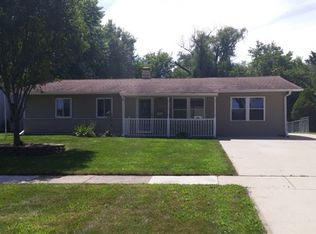 121 E Oltendorf Rd, Streamwood, IL 60107