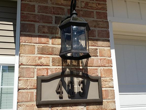 5th image of 423 Canterbury Ct