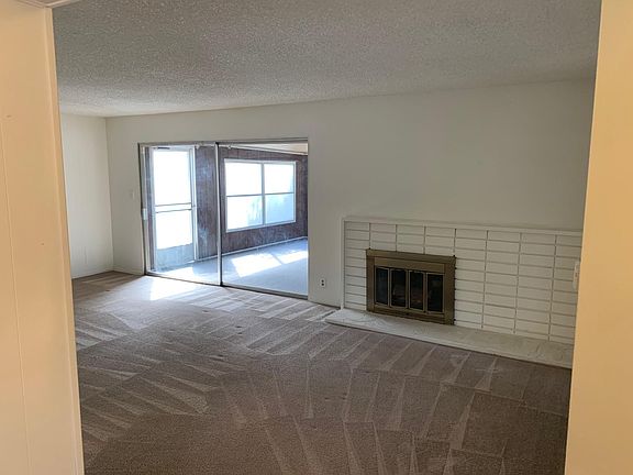 3rd image of 532 Casuda Canyon Dr