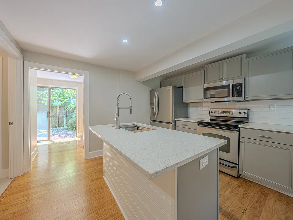 7 W Raleigh Rd #A