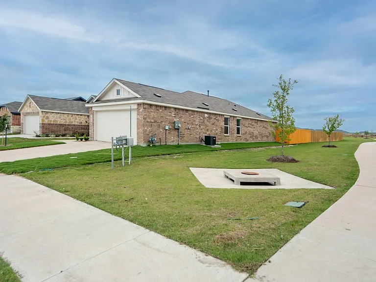 1419 Merlin Bluff St — Photo 15
