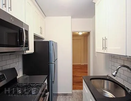 Building Photo - 139-55 35th Ave #5E