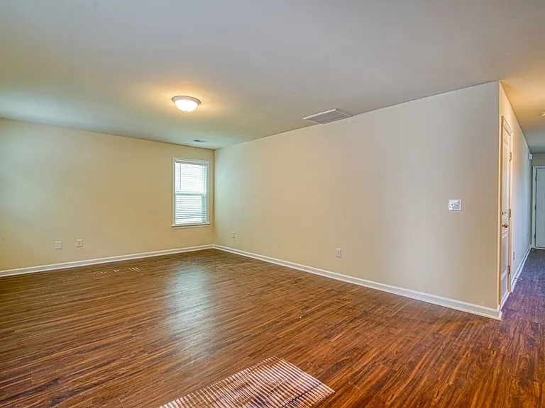 572 Millsgate Cir — Photo 15