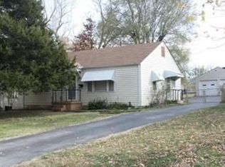 1002 NW B St, Blue Springs, MO 64015