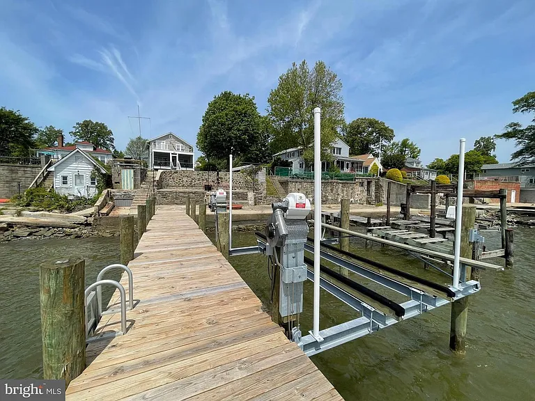 2513 Barrison Point Rd — Photo 10