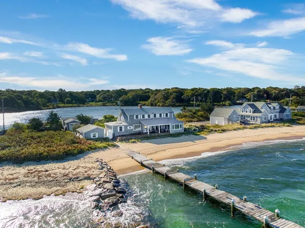 311 E Chop Dr, Oak Bluffs, MA 02557