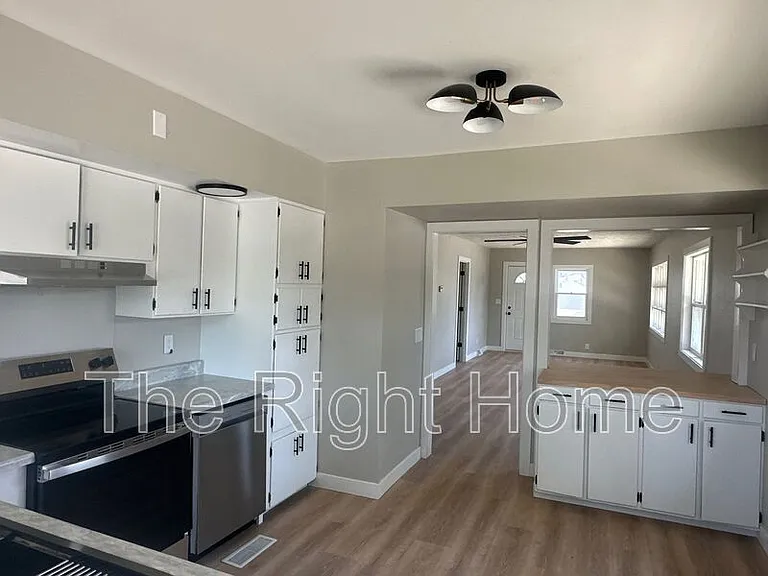 4525 N 70th St — Photo 9
