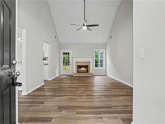5th image of 105 Spring Valley Way