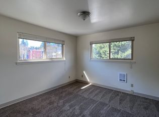 3043 NE 140th St APT 7, Seattle, WA 98125