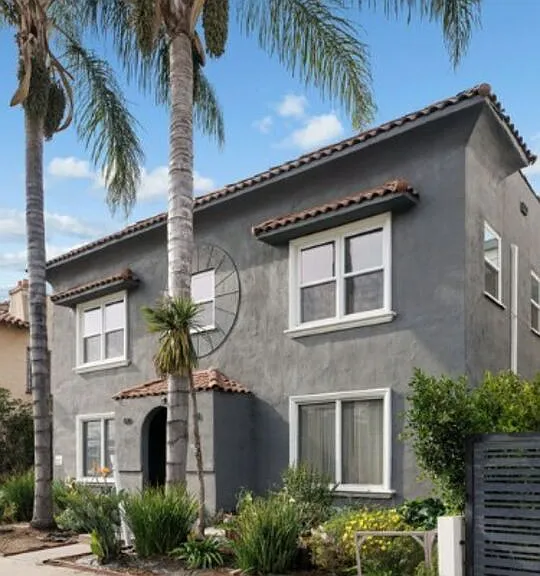 409 N Curson Ave — Photo 2
